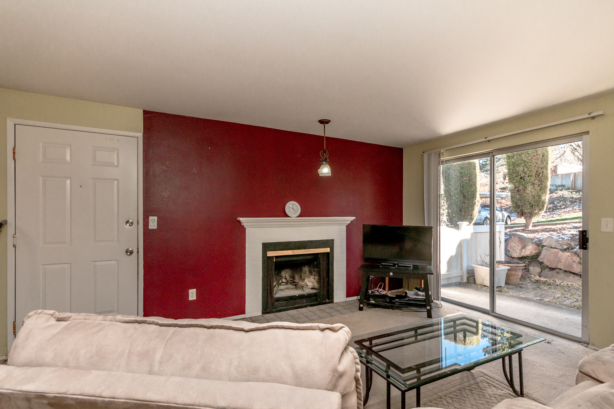 Light & Bright 2BR Condo For Sale in Pheasant Hill